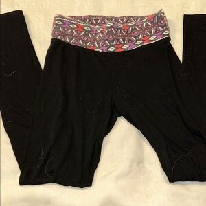 Black Leggings w/ Geometric Patterned Band